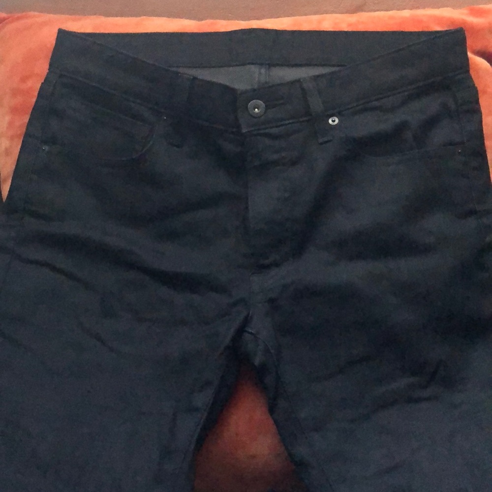 UNIQLO black jean 31x32 skinny tapered fit